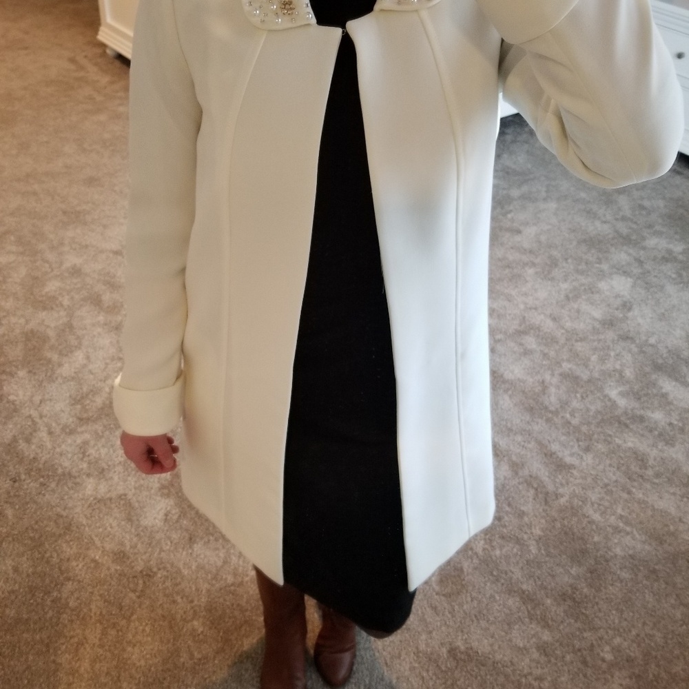 Tahari Cream overcoat with embellished collar - Picture 2 of 5